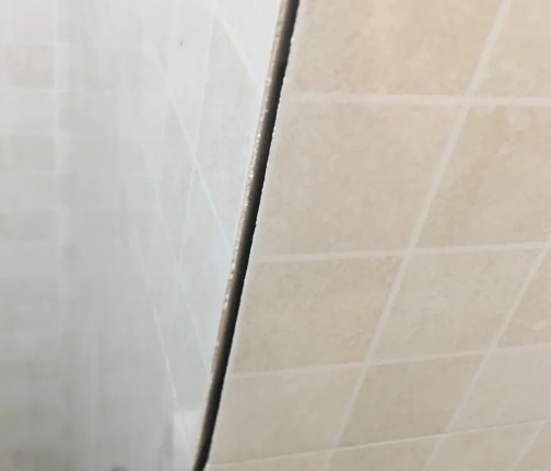 孝南瓷砖空鼓维修公司分享阳台瓷砖脱落的修复过程可以分为以下几个步骤