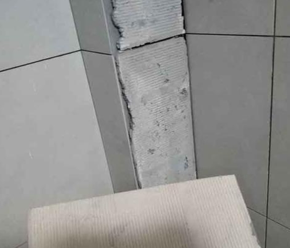 孝南瓷砖空鼓维修公司分享下厨房瓷砖脱落的补救措施。